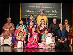 
      
      Nalanda Dance Present award to Actor Hema Malini & Paresh Rawal
      
      