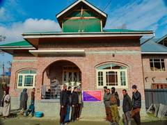 
      
      J-K: Police seize properties of drug peddlers in Baramulla
      
      