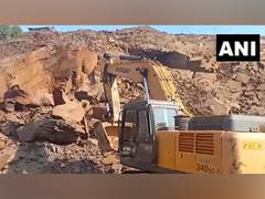 
      
      Chhattisgarh: 4 labourers killed after rock caves in Dantewada 
      
      