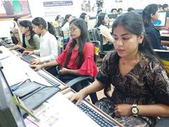 
      
      Augmented Reality Training at IPS Academy's Institute of Fashion 
      
      