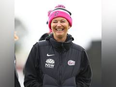 
      
      Sydney Sixers re-sign Charlotte Edwards as head coach 
      
      