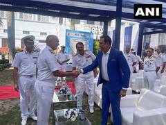 
      
      VVS Laxman meets Indian Navy Chief R Hari Kumar
      
      