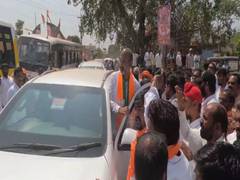 
      
      Telangana: Bandi Sanjay's convoy attacked with eggs during
      
      