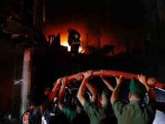 
      
      Bangladesh: Massive fire kills 44 people at Bailey Road building
      
      