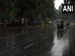
      
      Delhi witnesses sudden change in weather, wakes up to light rain
      
      