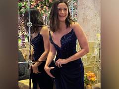 
      
      Alia oozes glamour in blue outfit at Anant's pre wedding bash
      
      