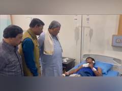 
      
      Karnataka CM Siddaramaiah visits those injured in Rameshwaram caf
      
      