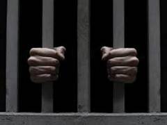 
      
      Haiti: Hundreds of prisoners escape Port-au-Prince prison
      
      