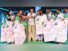 
      
      Odisha: 5T Chairman distributes Nua-O Scholarships 
      
      