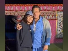 
      
      Salman Khan departs from Jamnagar with Alizeh Agnihotri 
      
      
