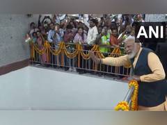 
      
      PM Modi greeted by huge crowd of supporters with loud cheers
      
      