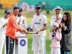 
      
      Ashwin felicitated by coach Dravid for completing 100 Tests
      
      