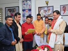 
      
      Chardham priests express gratitude to CM Dhami for passing UCC 
      
      