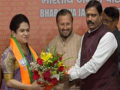 
      
      Daughter of former Kerala CM, Padmaja Venugopal joins BJP
      
      