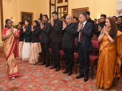 
      
      President Murmu emphasises need to support Navy 
      
      