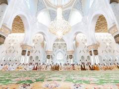 
      
      UAE: Sheikh Zayed Grand Mosque completes preparations to welcome 
      
      