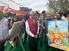 
      
      EAM Jaishankar attends 'Viksit Bharat Ambassador Artist Workshop'
      
      
