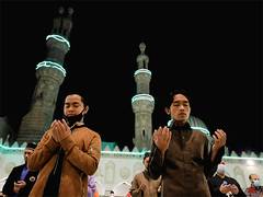
      
      Ramzan starts on Monday after crescent moon sighted
      
      