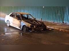 
      
      Car catches fire near Andhra Bhavan in Delhi, none hurt
      
      