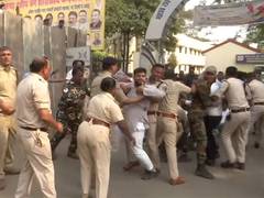 
      
      Youth Congress workers hold protest against state govt 
      
      