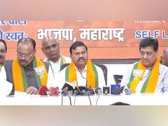 
      
      Congress leader, former Minister Padmakar Valvi joins BJP
      
      