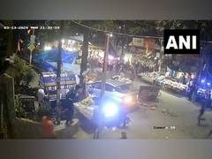 
      
      Delhi: One killed, six injured as car crashes into shops
      
      