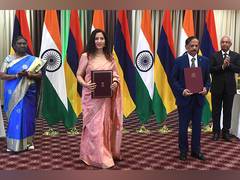 
      
      President Murmu overseas signing of MoUs between India. Mauritius
      
      