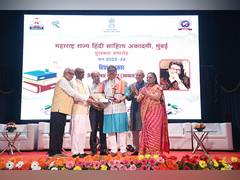 
      
      Shashi Dubey awarded state hindi sahitya academy award
      
      