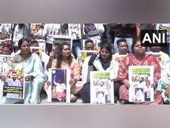 
      
      Congress workers holds protest demanding ticket for Nalapad
      
      