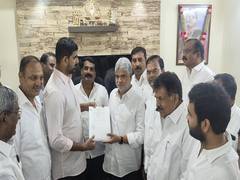 
      
      BRS demands rebel MLA Danam Nagender's disqualification
      
      