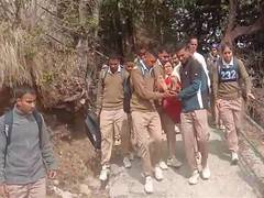 
      
      Dehradun police line rescue injured woman at Surkanda Devi Temple
      
      