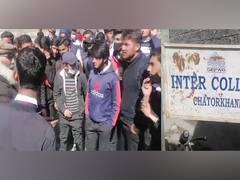 
      
      College students organise protest in GB 
      
      