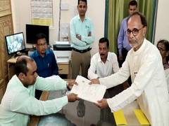 
      
      Ramnagar bypoll candidate Ratan Das submits nomination
      
      