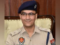 
      
      Punjab: IPS Deepak Pareek takes charge as Bathinda's new SSP 
      
      