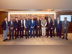 
      
      Singapore corporate figures optimistic about India's growth...
      
      