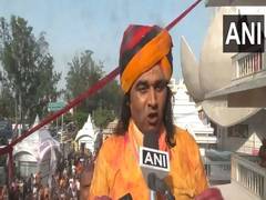 
      
      Celebrate Holi free from intoxicants: Spiritual teacher 
      
      