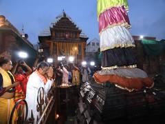 
      
      Dharmendra Pradhan offers prayers at Jagannath Temple in Puri
      
      