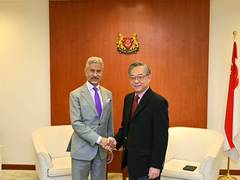 
      
      India, Singapore discuss trade, semiconductors and space 
      
      