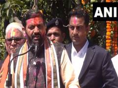 
      
      Haryana CM Nayab Saini celebrates Holi at his residence
      
      