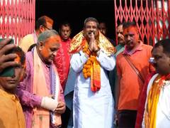 
      
      Dharmendra Pradhan offers prayers at Maa Samaleswari Temple 
      
      