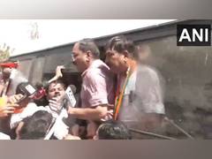 
      
      Delhi BJP chief Virendraa Sachdeva detained
      
      