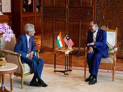 
      
      EAM Jaishankar calls on Malaysian PM Anwar Ibrahim
      
      