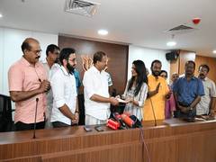 
      
      Students evacuated from Ukraine pay for  Muraleedharan's security
      
      