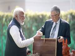 
      
      Darjeeling tea to Terracotta Murti: PM 'Vocal For Local' gifts
      
      