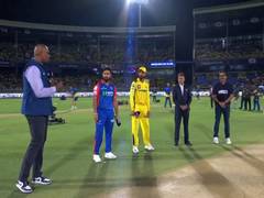 
      
      Prithvi Shaw returns as DC win toss, opt to bat against CSK
      
      