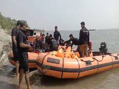 
      
      Assam: 4-year-old dead, 2 others missing in boat capsize
      
      