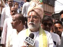 
      
      TMC Kolkata Uttar candidate Sudip Bandyopadhyay starts roadshow
      
      