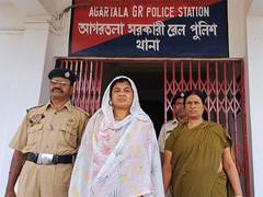 
      
      Tripura Police, BSF arrest one woman for cross-border trafficking
      
      