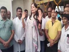 
      
      Nakul Nath’s wife Priya Nath speaks on people who left Congress
      
      