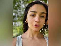 
      
      Alia Bhatt’s latest selfie is all about “little soul and sun”
      
      